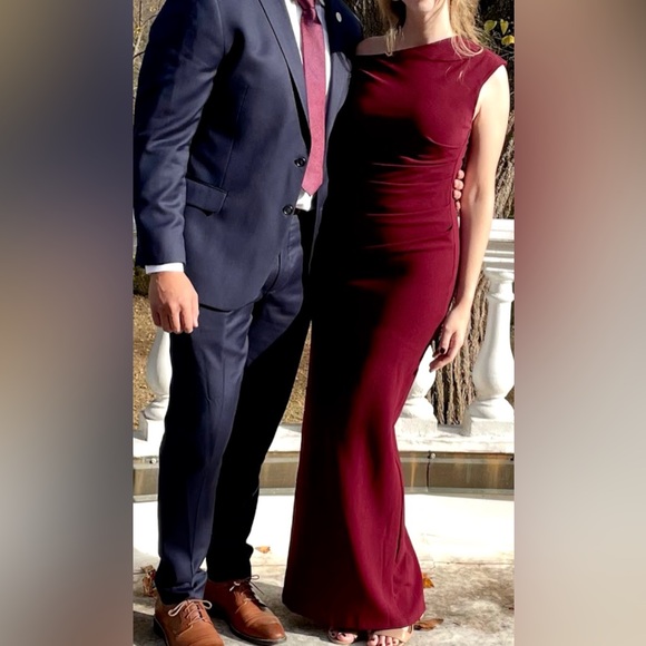 Showpo Genie Maxi Dress Wine Red 4 - Picture 4 of 4